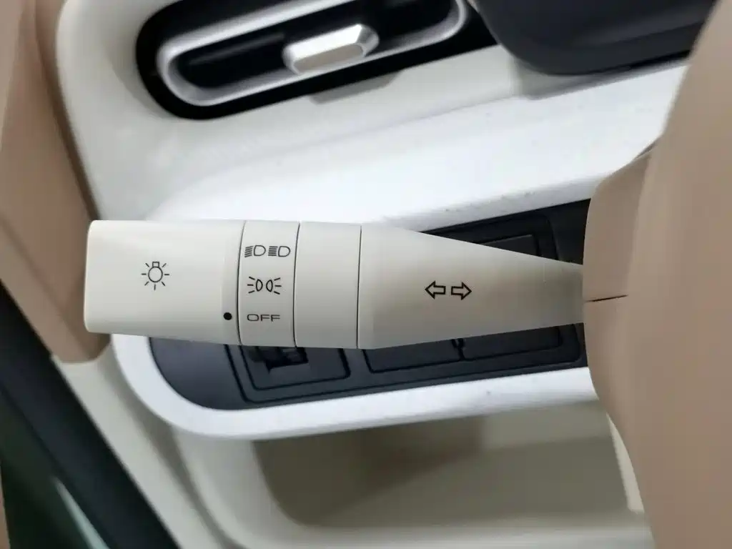 Wuling MINIEV — миниатюра 21