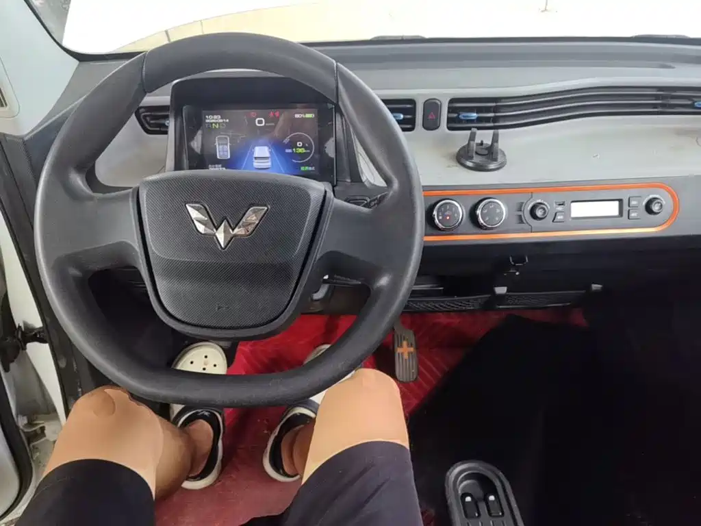 Wuling MINIEV — миниатюра 10