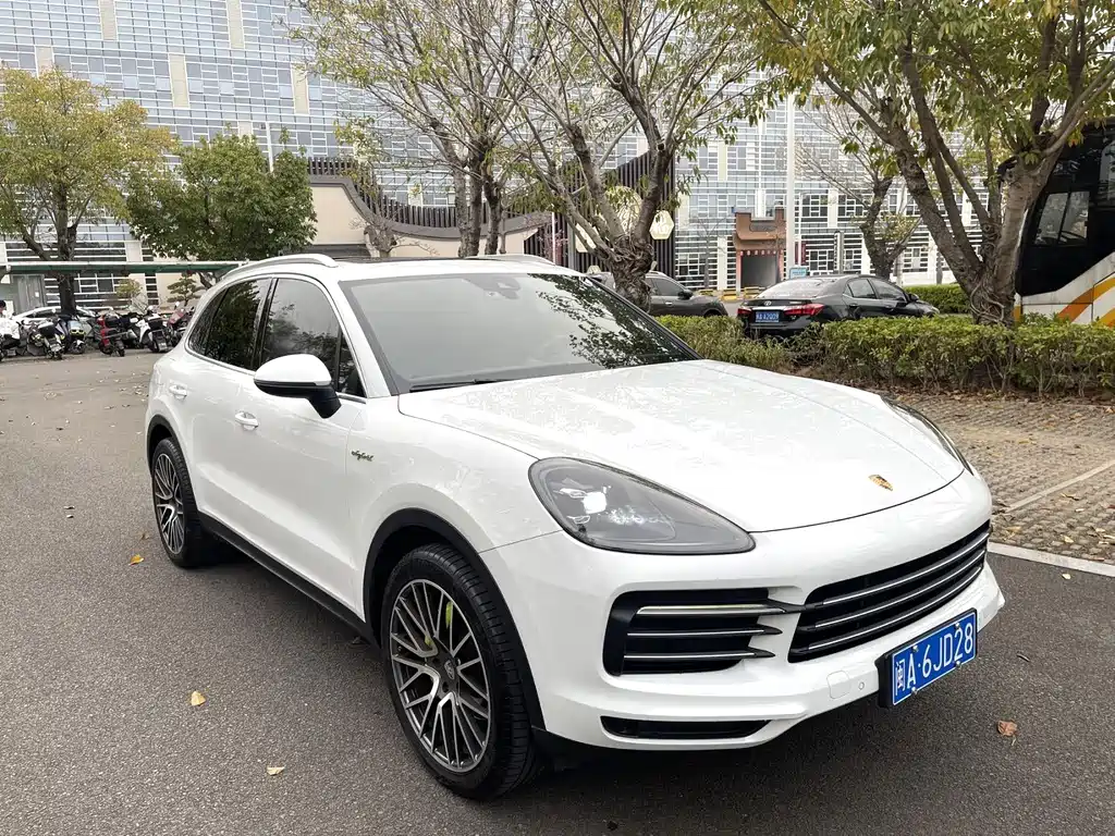 PORSCHE CAYENNE NEW ENERGY