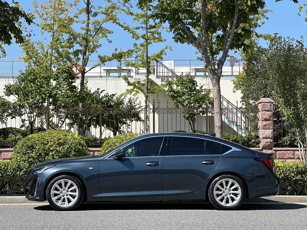 Cadillac CT5 — миниатюра 8