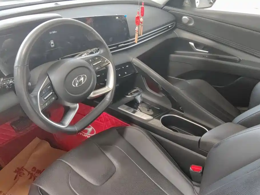 Hyundai Elantra — миниатюра 12