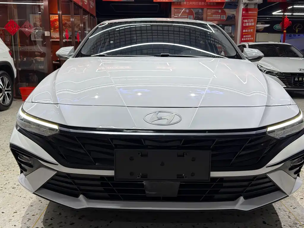 Hyundai Elantra — миниатюра 2