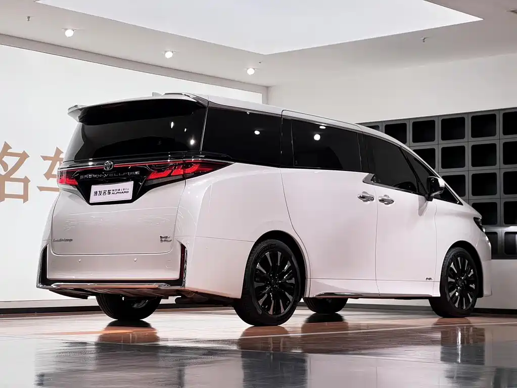 Toyota Vellfire — миниатюра 8