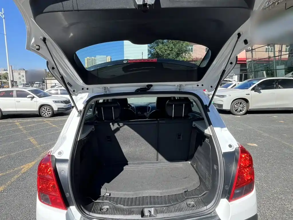 Chevrolet Trax — миниатюра 9