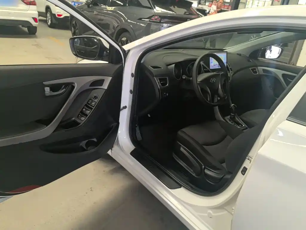Hyundai Elantra Langdong — миниатюра 16