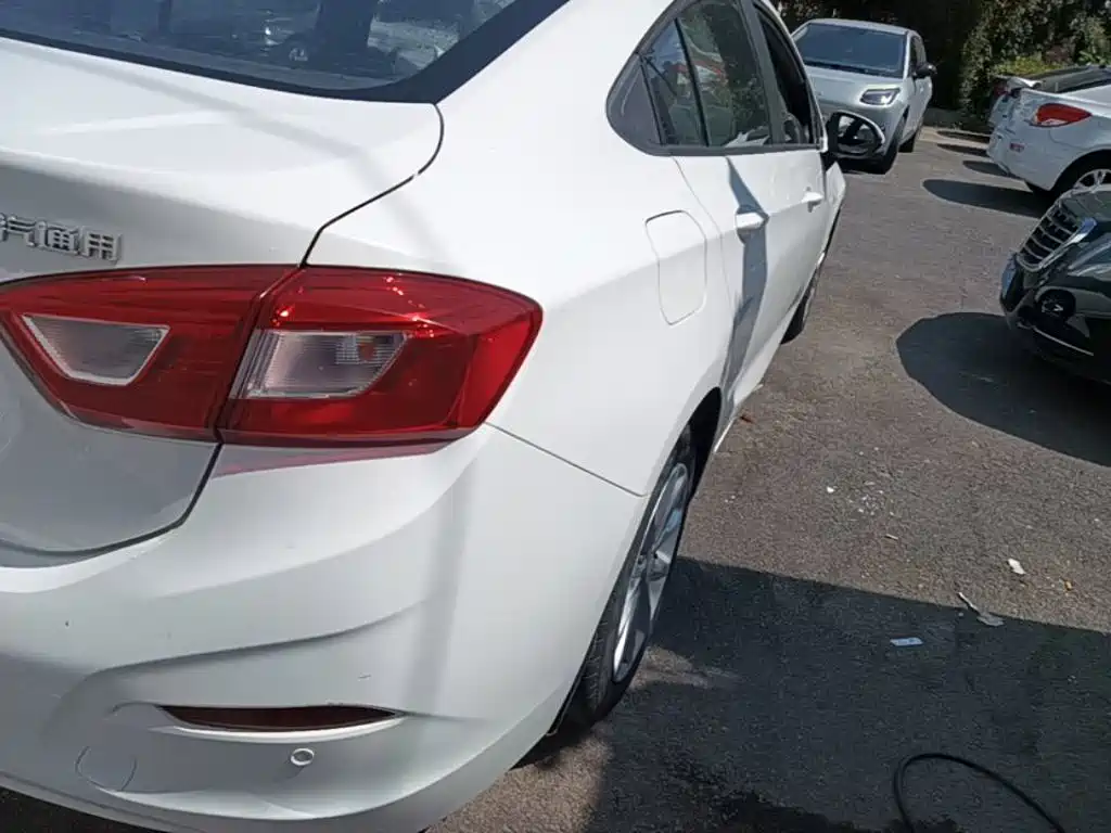 Chevrolet Cruze — миниатюра 8