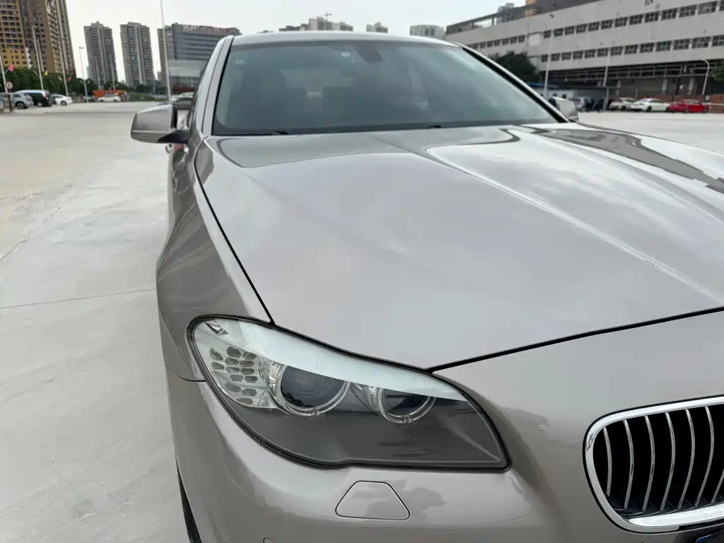 BMW 5 Series — миниатюра 17