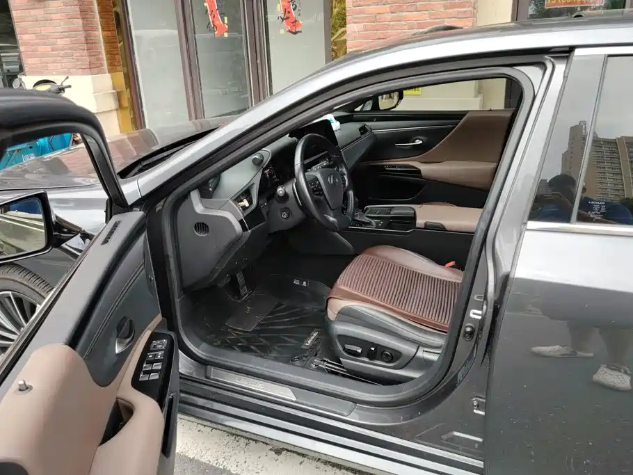 Lexus ES — миниатюра 8