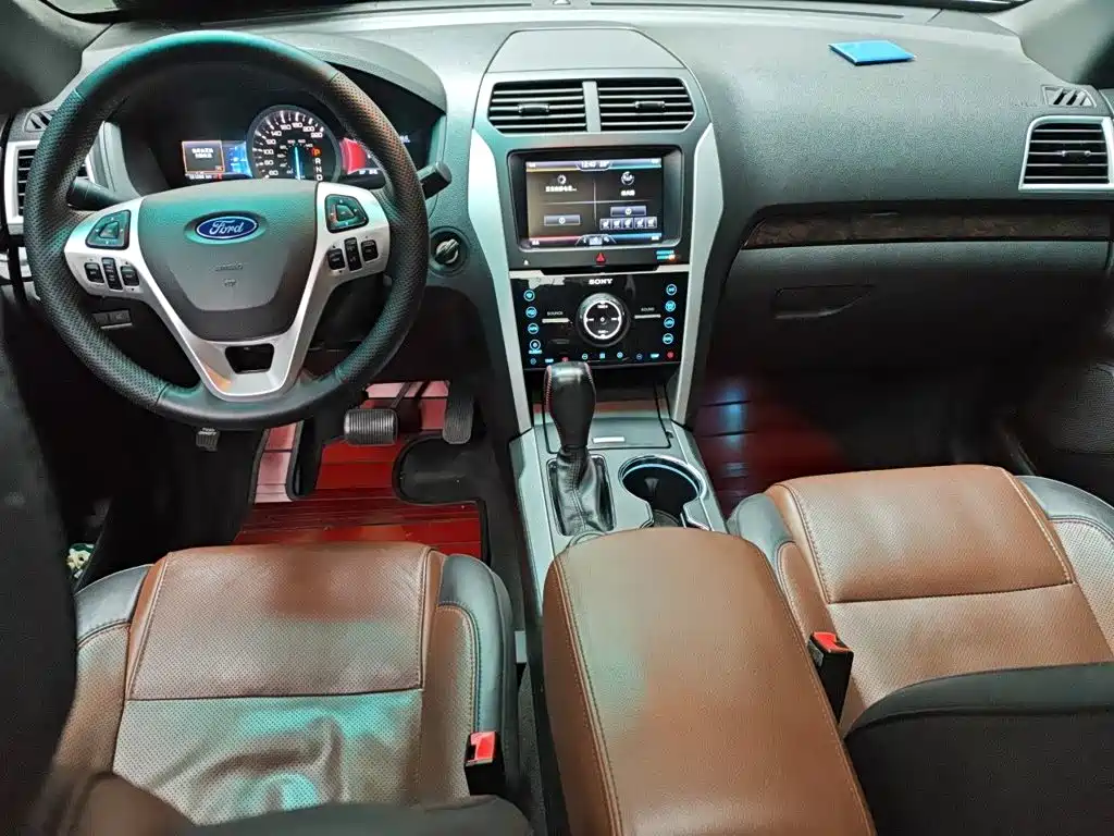 Ford Explorer (Import) — миниатюра 5