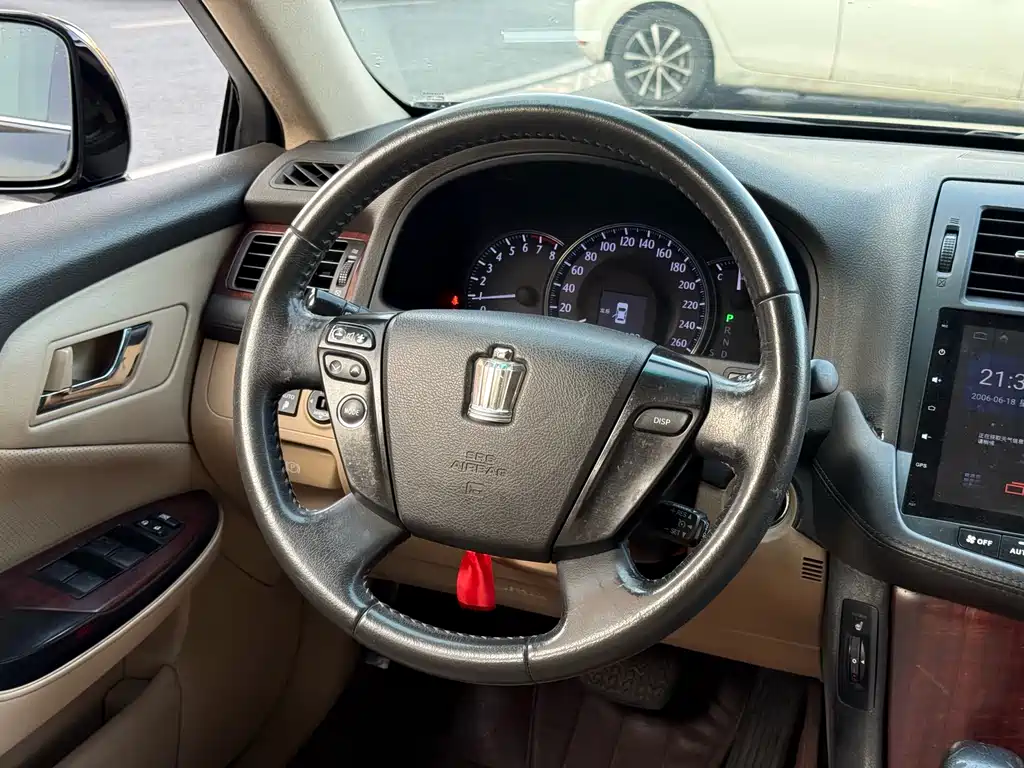 Toyota Crown 2011 2.5L Royal