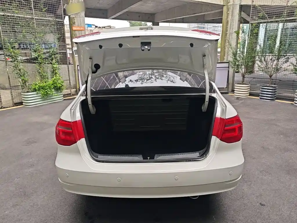 Volkswagen Jetta — миниатюра 19