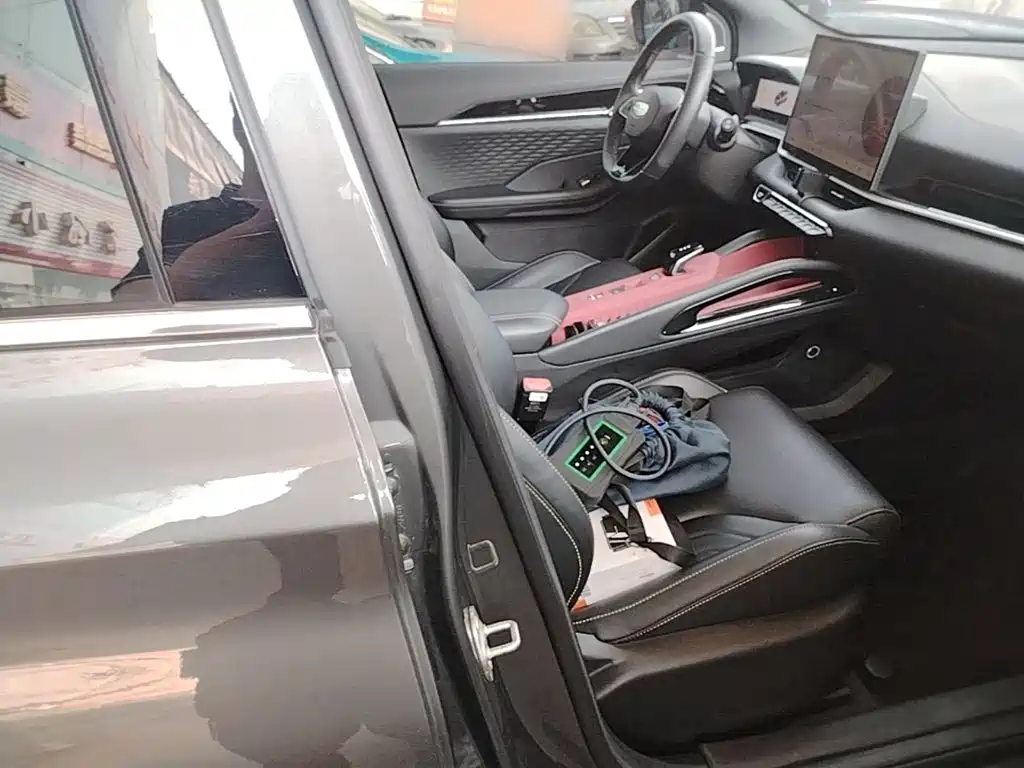 Geely Binyue — миниатюра 25