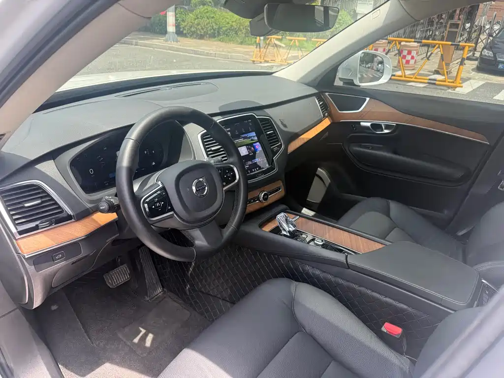 Volvo XC90 — миниатюра 8