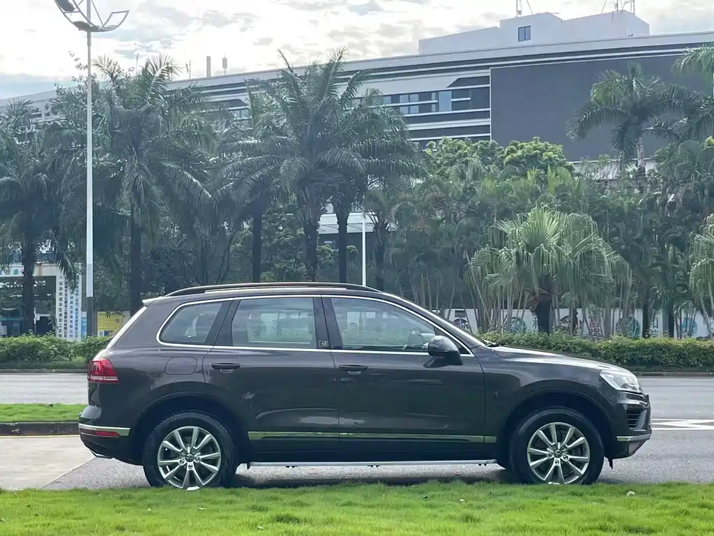 Volkswagen Touareg — миниатюра 12