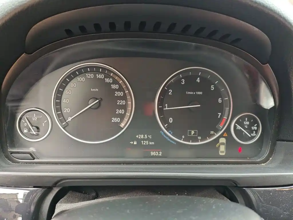 BMW 5 Series — миниатюра 4