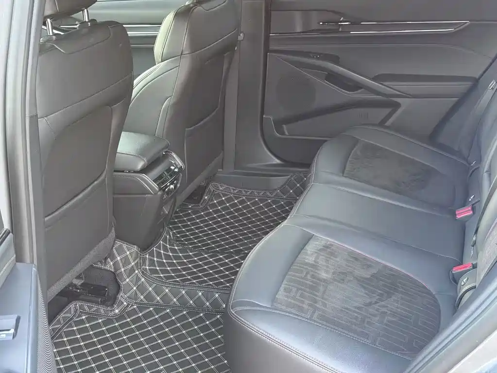 Ford Mondeo — миниатюра 6