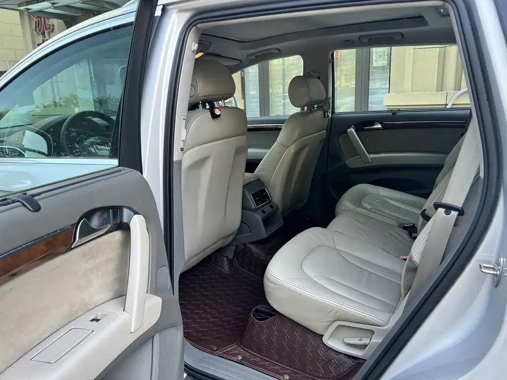 Audi Q7 — миниатюра 14