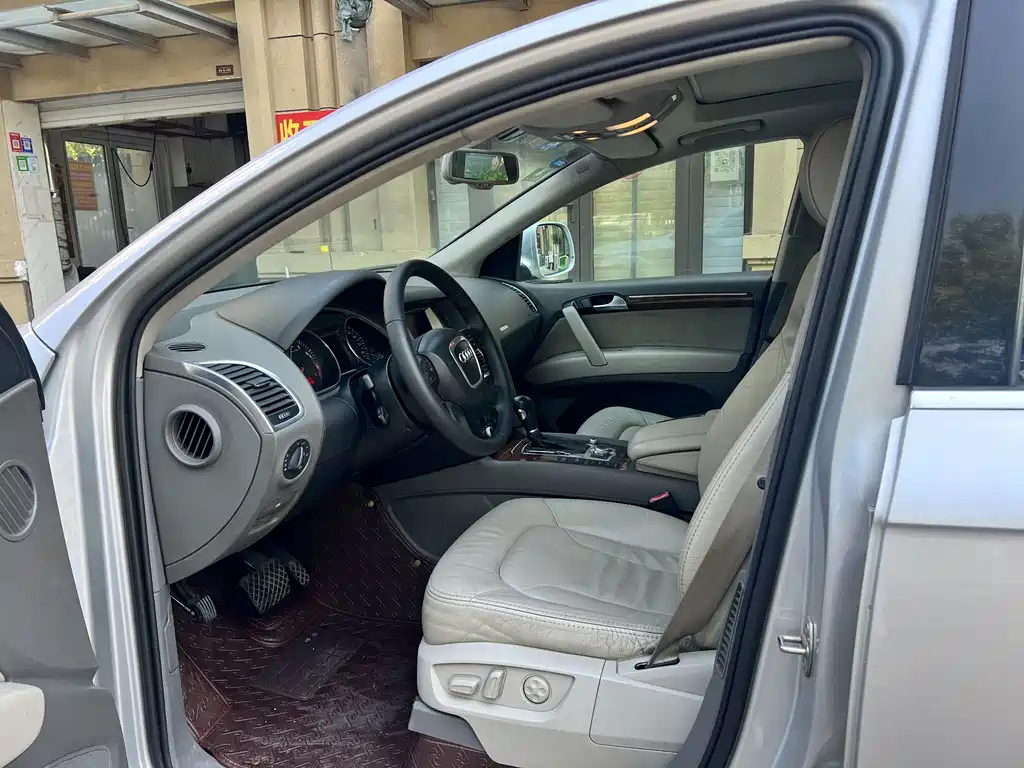 Audi Q7 — миниатюра 15