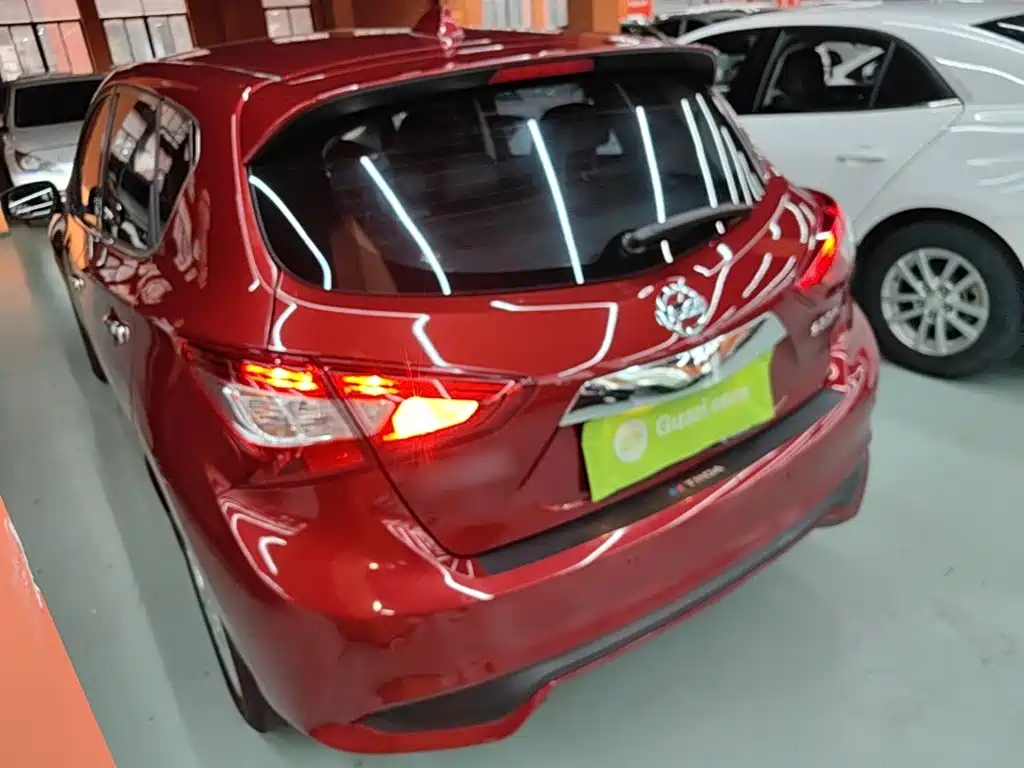 Nissan Tiida — миниатюра 5