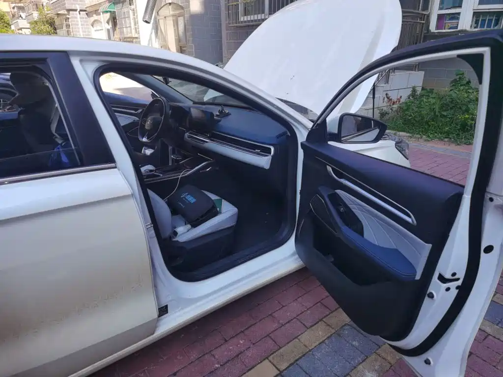 Geely Emgrand — миниатюра 19