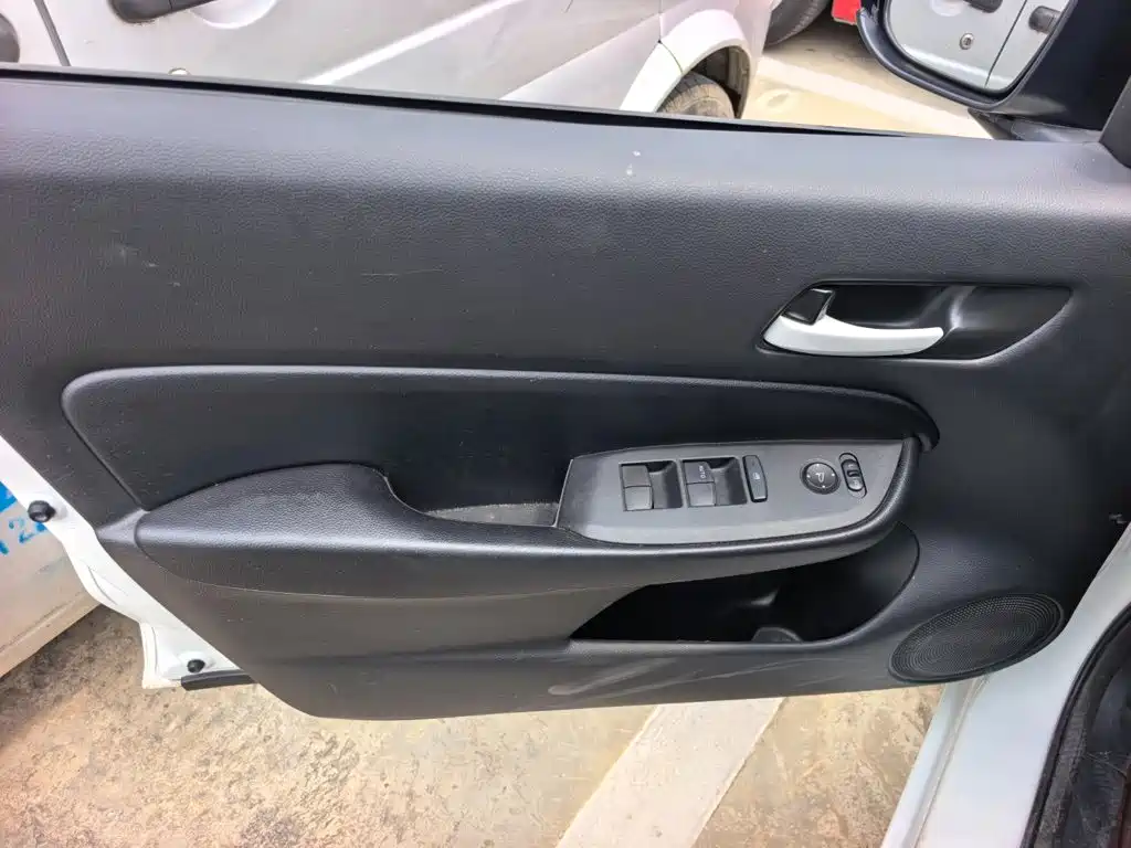 Honda Fit — миниатюра 6
