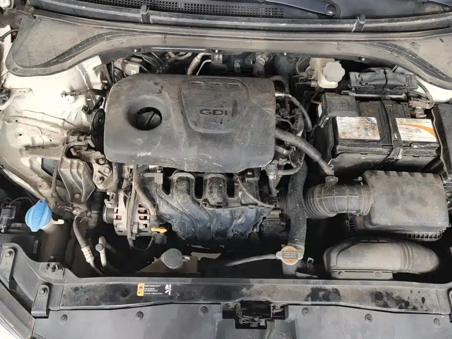 Hyundai Elantra — миниатюра 10