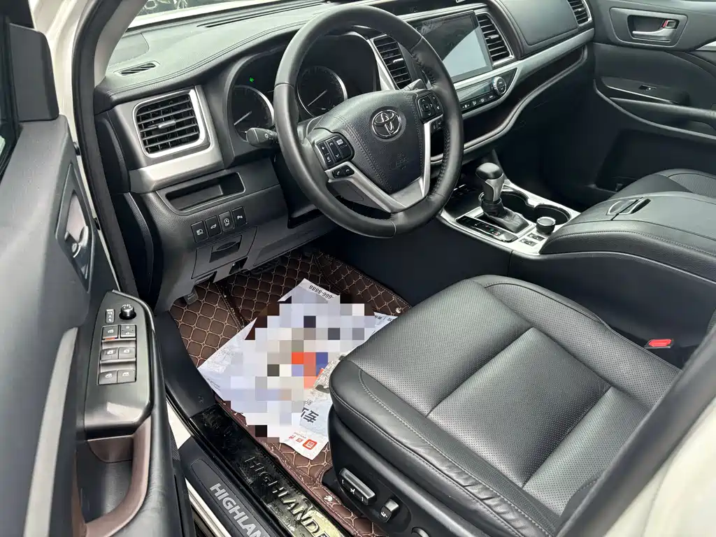 Toyota Highlander 2018 2.0T Luxury 7 мест V