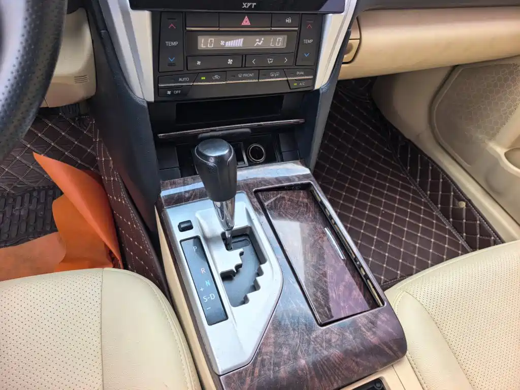 Toyota Camry — миниатюра 13