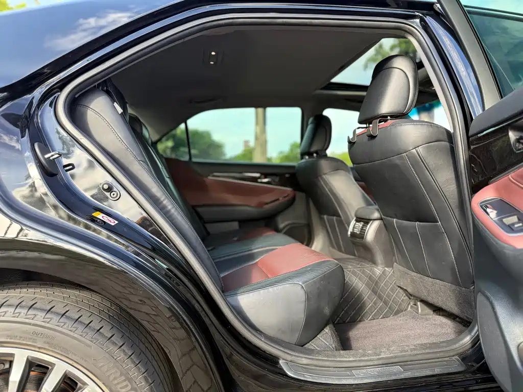 Toyota Crown — миниатюра 21