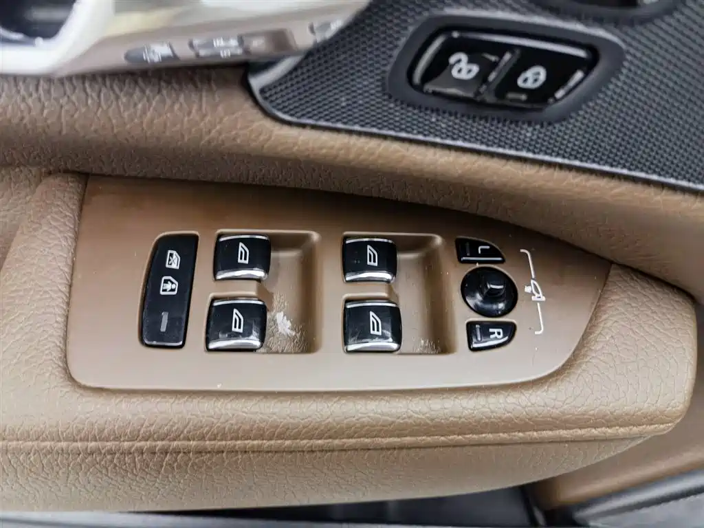 VOLVO S90 PLUG IN HYBRID