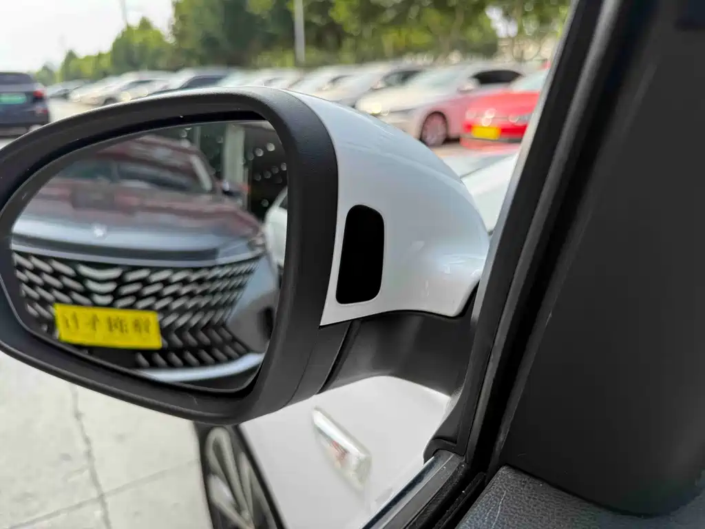 Buick Excelle — миниатюра 13