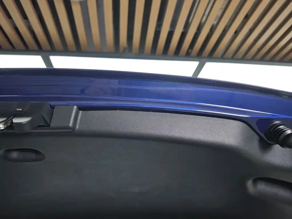Tesla Model 3 — миниатюра 10