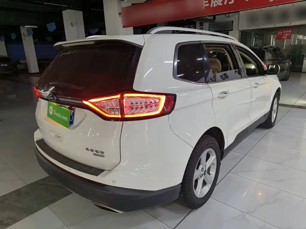 Ford Edge — миниатюра 7