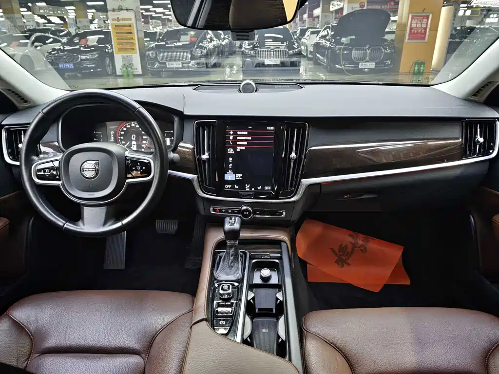 Volvo S90 — миниатюра 13