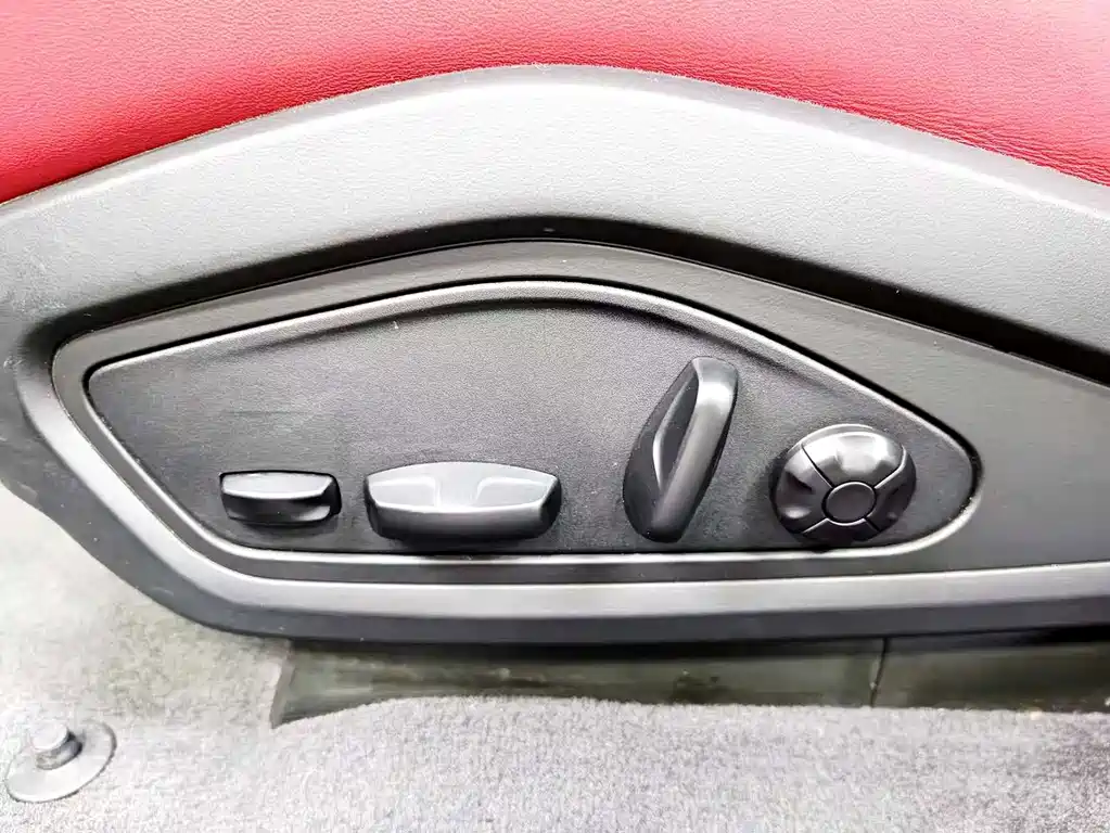 Porsche Taycan — миниатюра 15