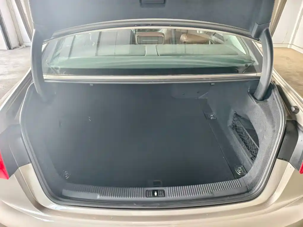 Audi A6L — миниатюра 12