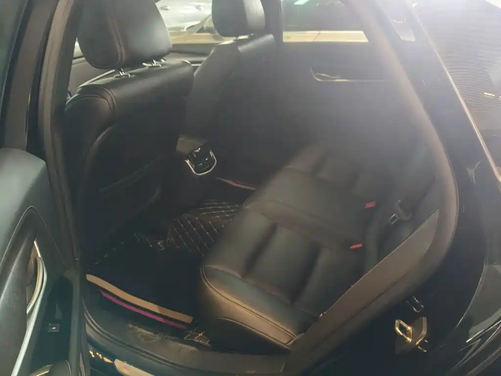 Cadillac XTS — миниатюра 6