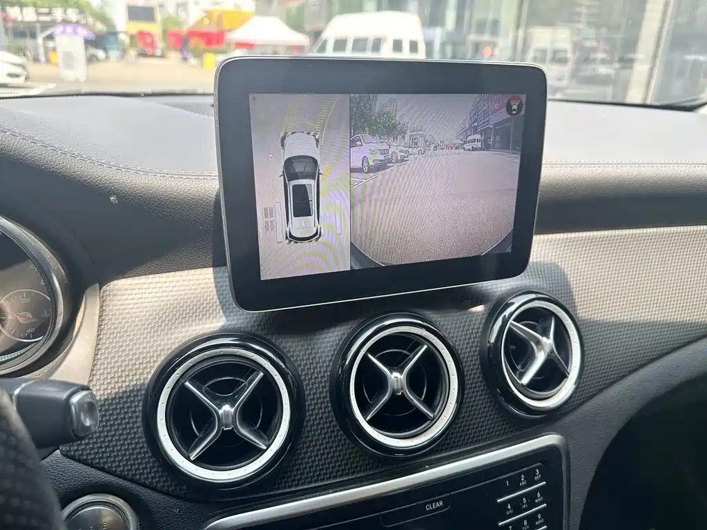 Mercedes-Benz GLA — миниатюра 15