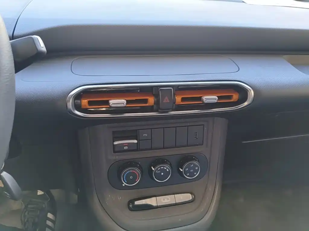 Dongfeng 睿立达V7 — миниатюра 13