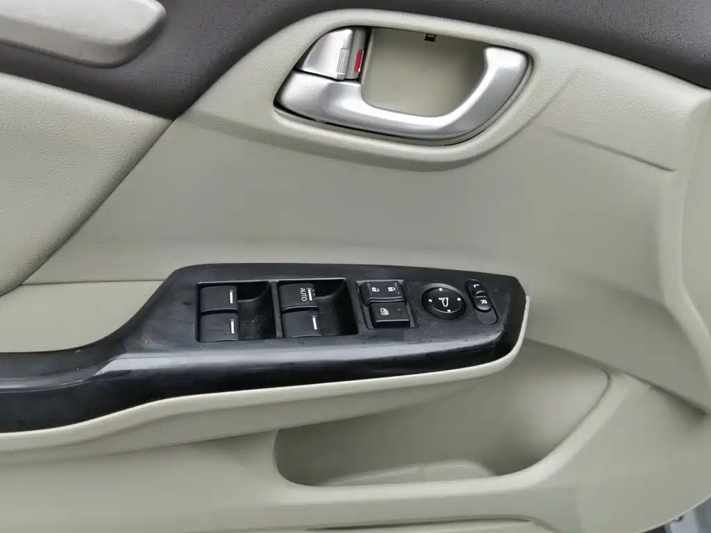 Honda Civic — миниатюра 9