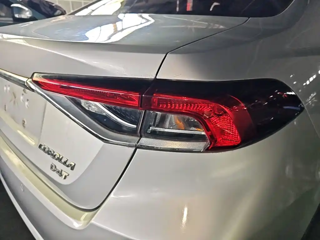 Toyota Corolla — миниатюра 8