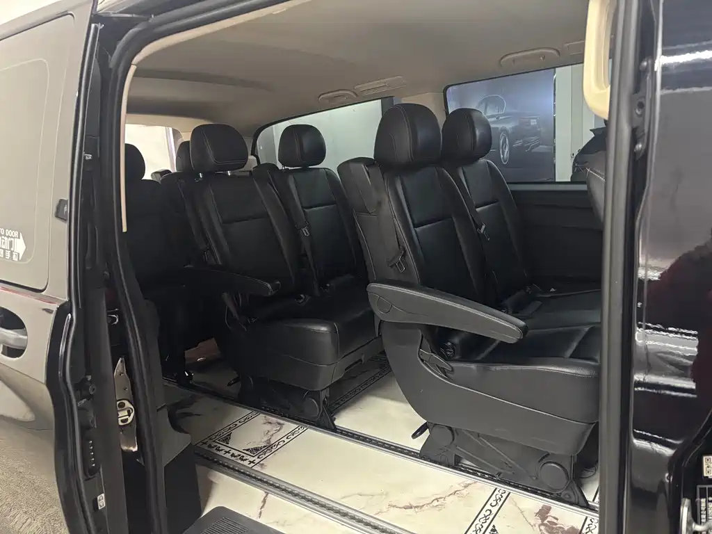 Mercedes-Benz Vito 2021 2.0T Elite 9 мест