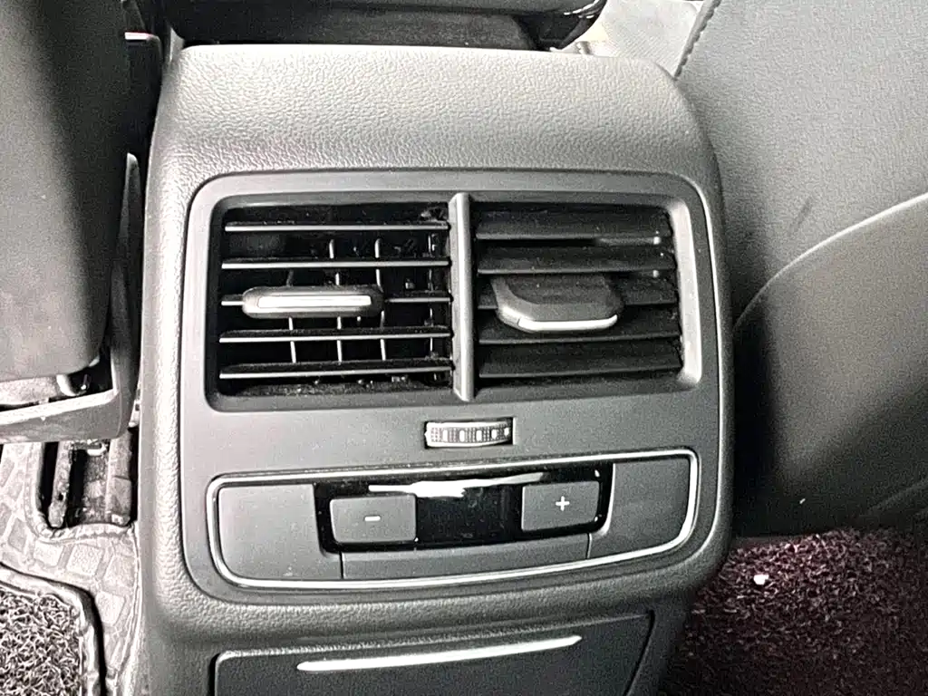 Audi A4L — миниатюра 12