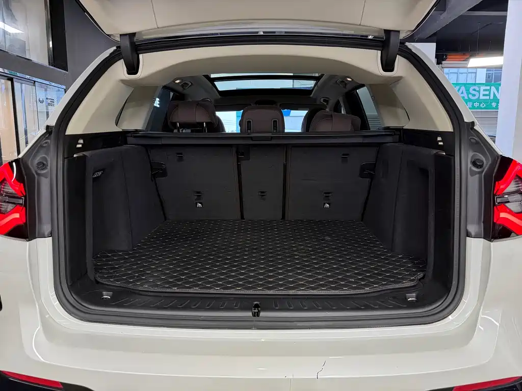 BMW iX3 — миниатюра 23