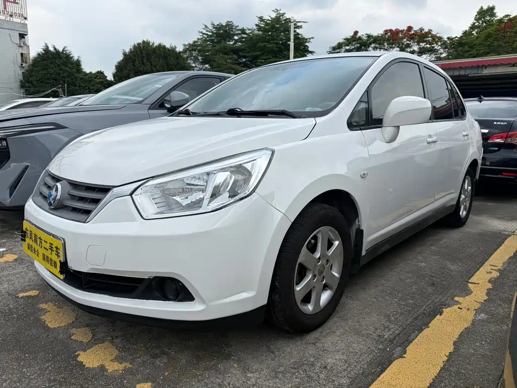 Venucia D50 2015