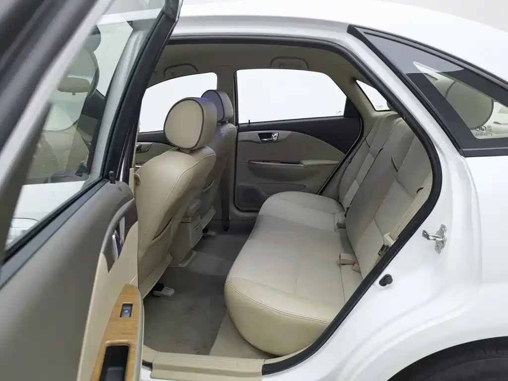 Buick Excelle — миниатюра 15