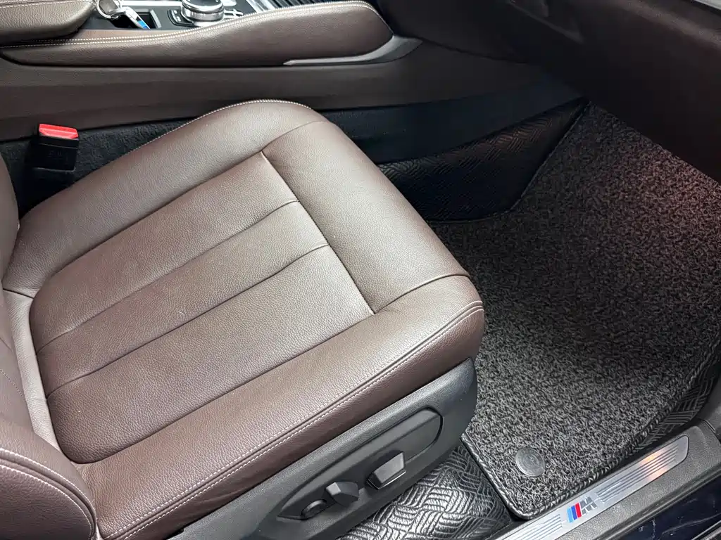 BMW X5 (Import) — миниатюра 17