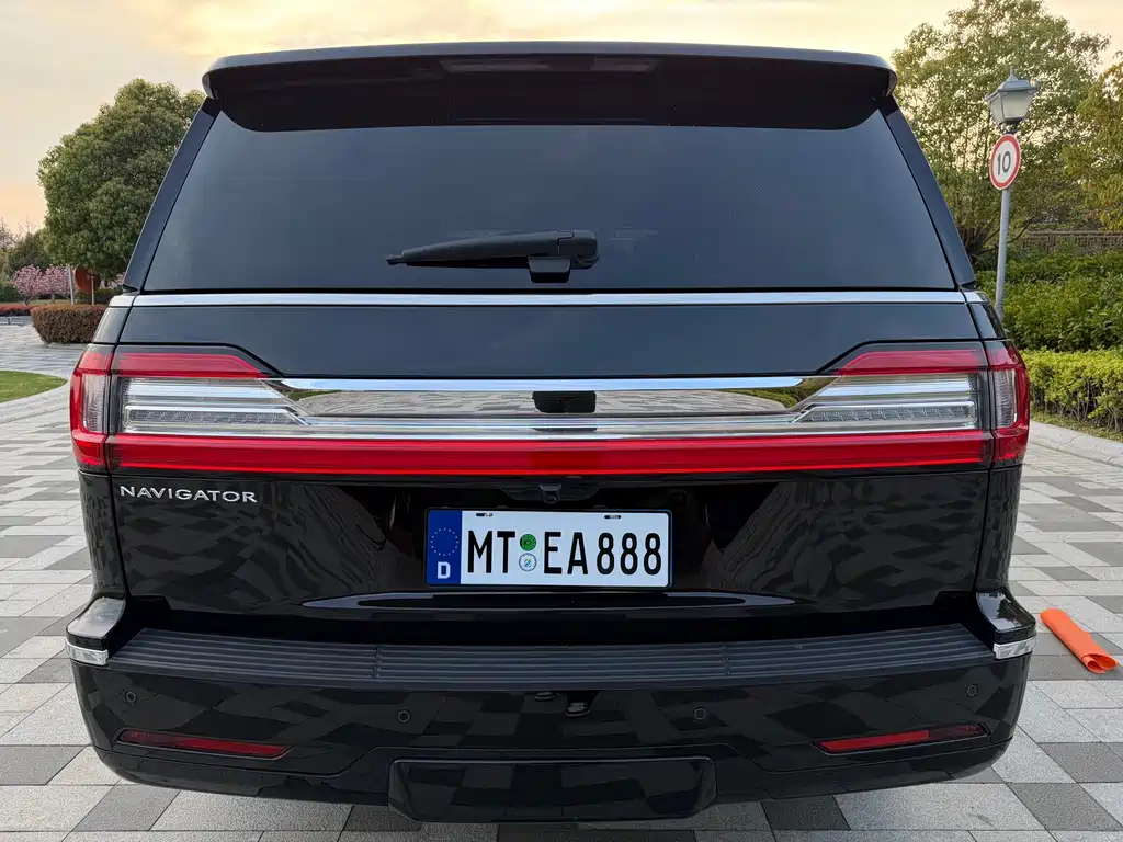 Lincoln Navigator 2018 3.5T V