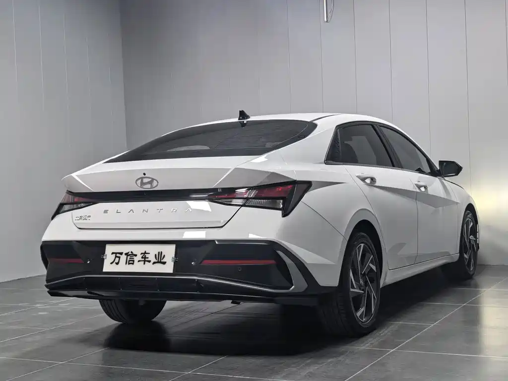 Hyundai Elantra — миниатюра 5