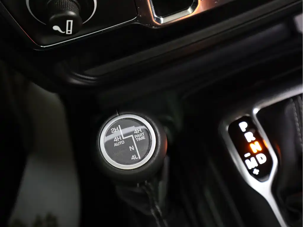 Jeep Wrangler PHEV — миниатюра 11